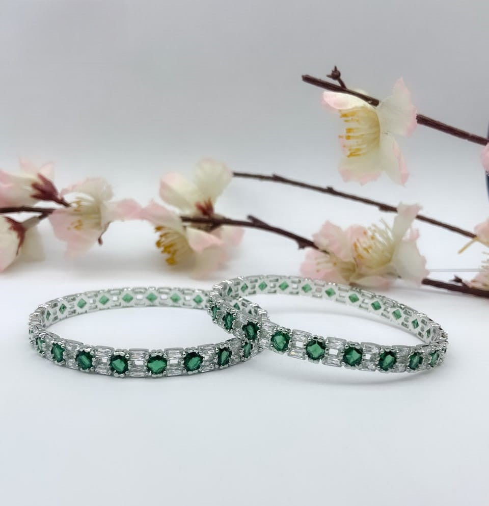 Emerald Elegance: A Classic Bangle Set - TA1896R