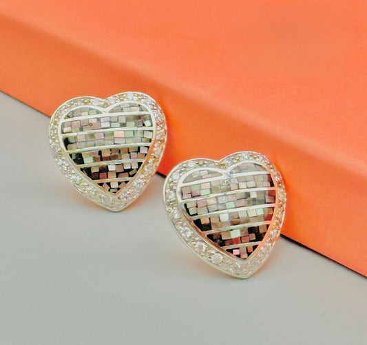 Love at First Sight: Heart-Shaped Earrings - TA6477R